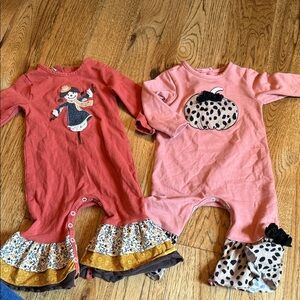 Charming Kids Rimper with Scarecrow and Pumpkin Designs. Fall and Thanksgiving